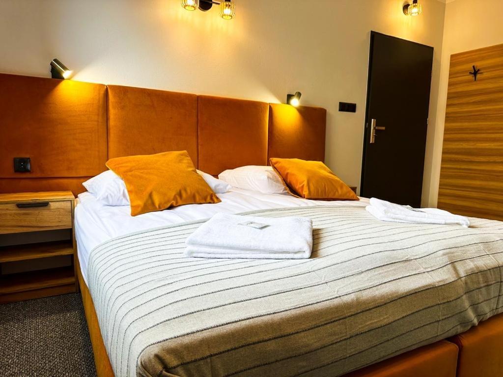 Hotel Czerwone Korale Cielimowo Экстерьер фото