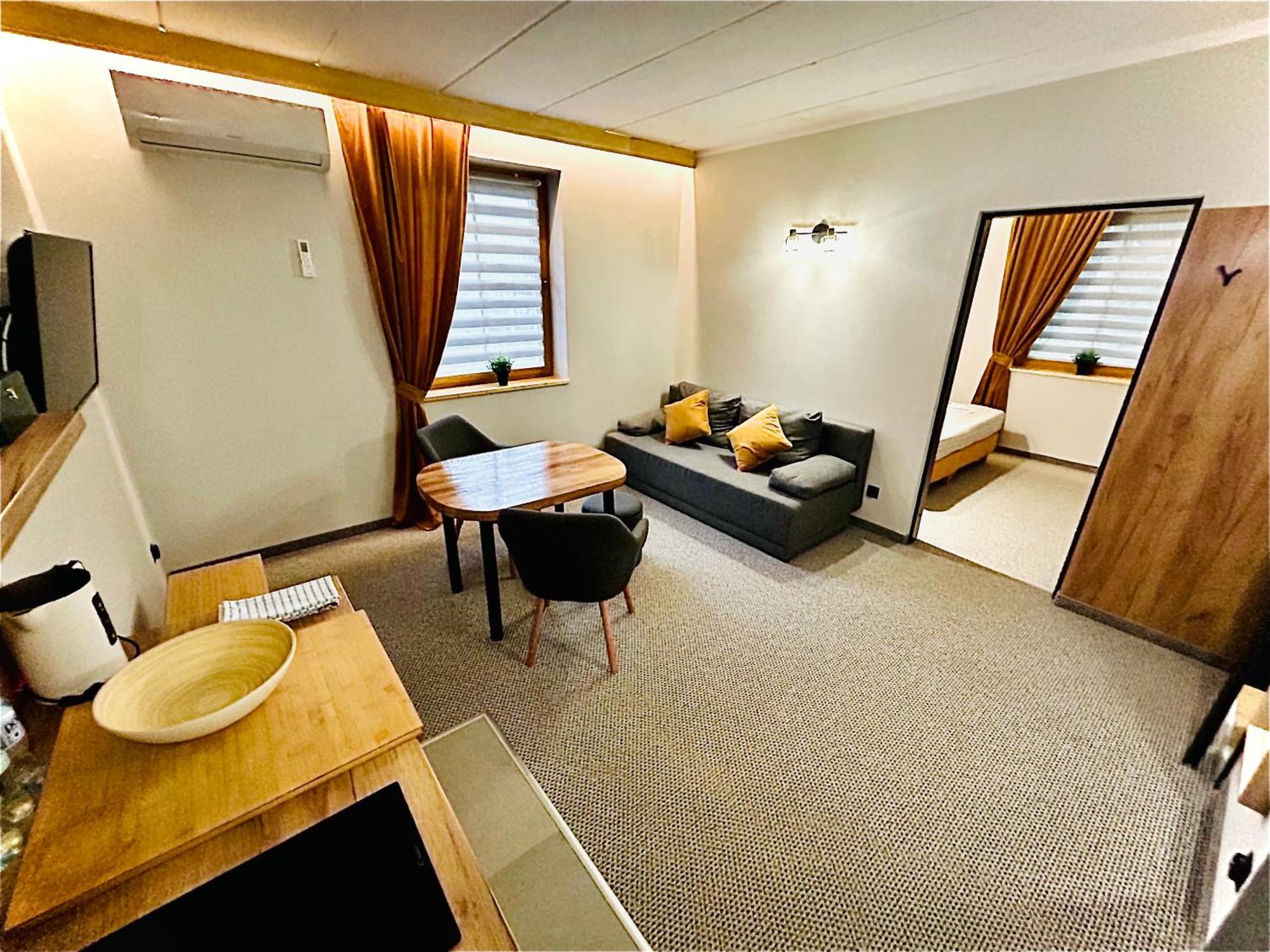 Hotel Czerwone Korale Cielimowo Экстерьер фото