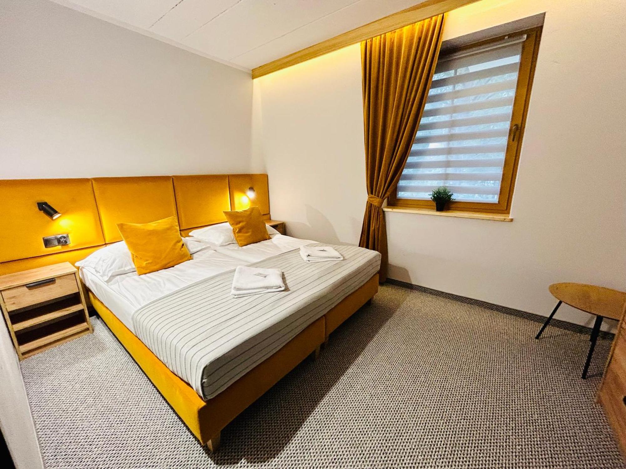 Hotel Czerwone Korale Cielimowo Экстерьер фото